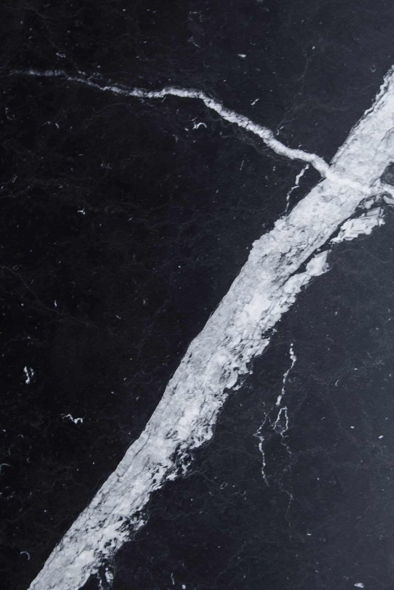 Sorgente Nero Marquina Yan Sehpa