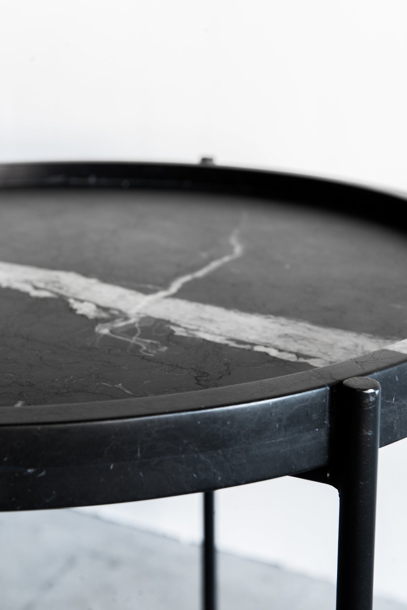 Sorgente Nero Marquina Yan Sehpa